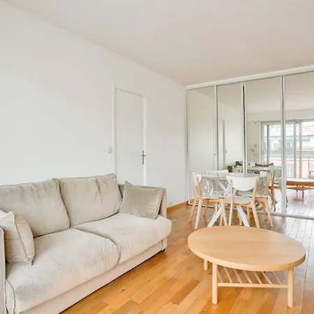 Guestready - Charming With A View Appartamento Parigi